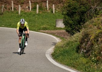 Caja Rural-RGA, diez años: Un nuevo maillot para entrenar