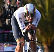Tirreno-Adriático: Filippo Ganna bate a Evenepoel y Pogacar