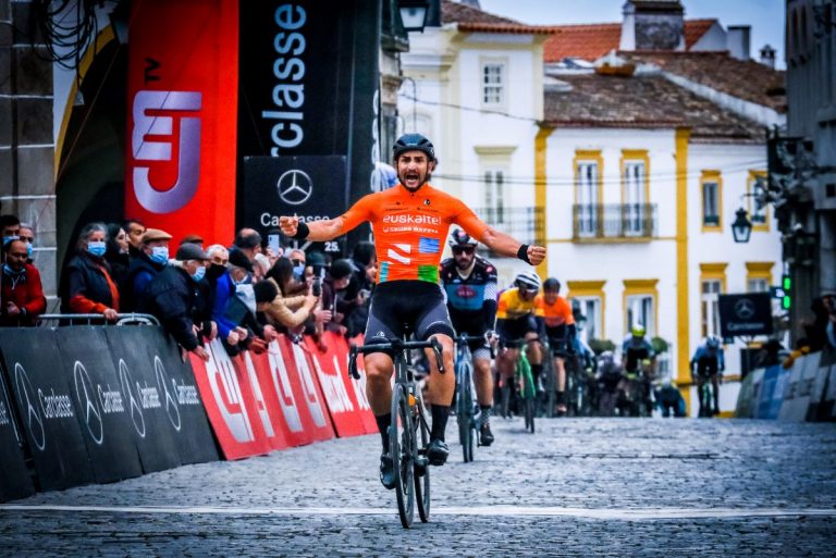 Lobato se lleva la última de Alentejo: «He lanzado de lejos y ha salido bien»