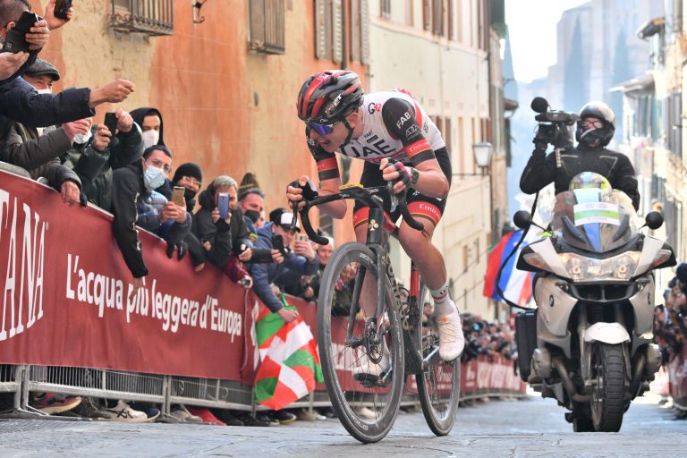 Tadej Pogacar: «Ganar el Giro y el Tour es muy duro para el cuerpo y puede finiquitar tu carrera»
