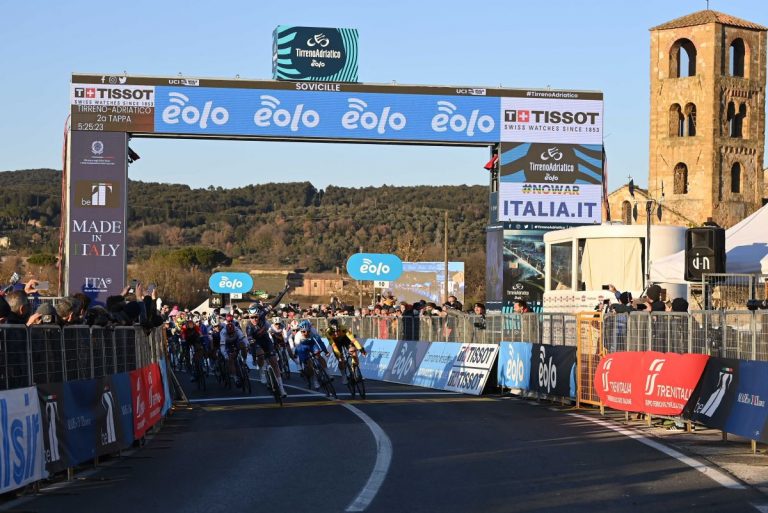 Tirreno-Adriático: Tim Merlier, el más rápido en Sovicille