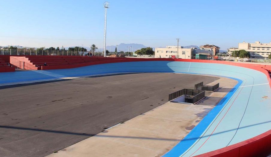 Novelda por fin estrena su velódromo