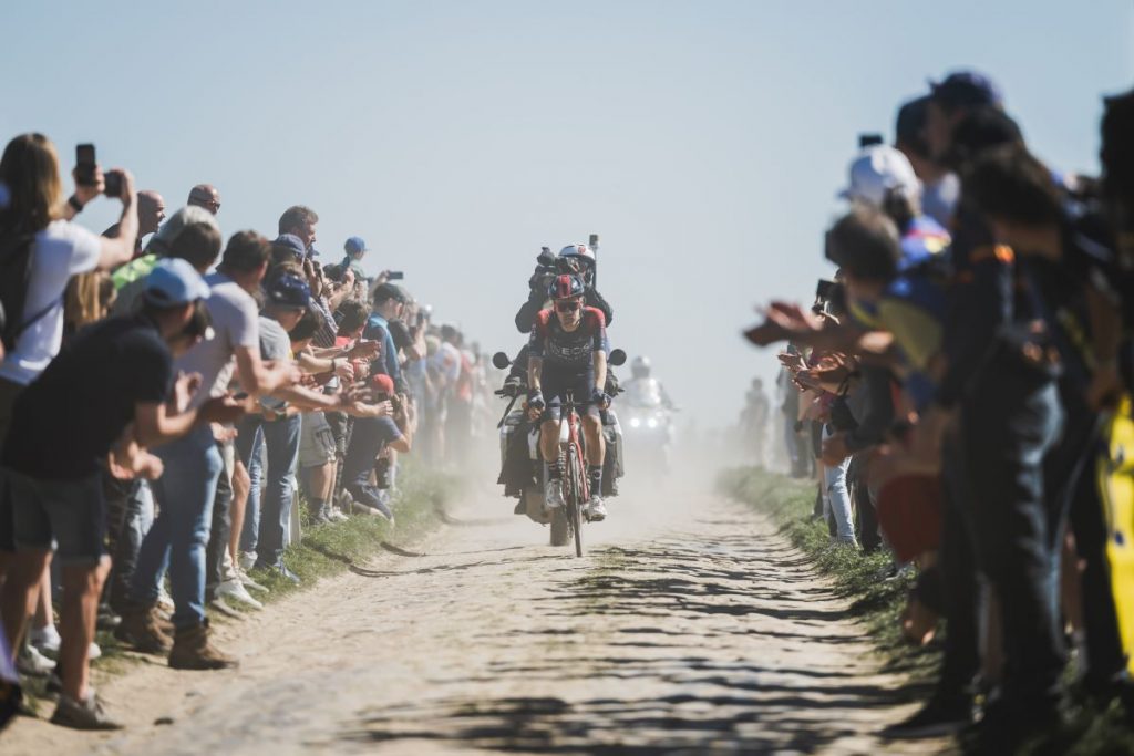 dylan-van-baarle-ineos-paris-roubaix-2022-1