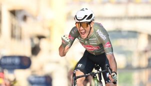 Stefano Oldani impone su velocidad en Génova