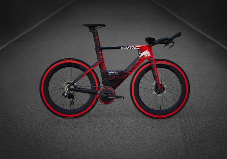 BMC y Red Bull unen fuerzas en una espectacular bici