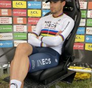 Filippo Ganna impide el festival de Jumbo-Visma