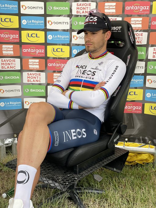 Filippo Ganna impide el festival de Jumbo-Visma