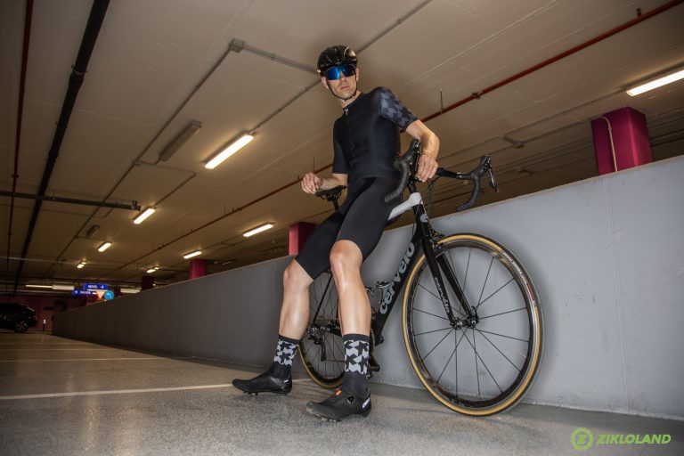 Assos RSR S9 Targa: Excelencia que sube el nivel de nuestra piel