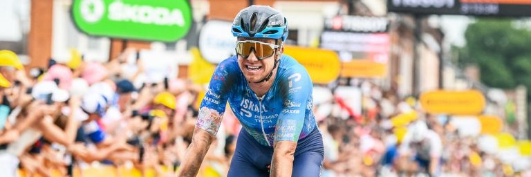 Tour de Francia: Clarke gana y Roglic pierde en el caos del pavés