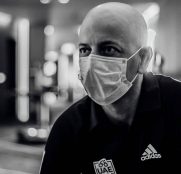 El drama de UAE: Joxean Fernández Matxin, también positivo por COVID