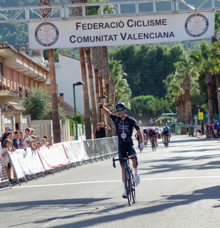 Volta a Valencia: Thibaud Saint Guilhem se lleva la etapa y el liderato