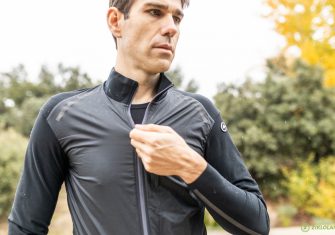 Assos Mille GTC Löwenkralle: Una chaqueta de puro gravel y altamente práctica