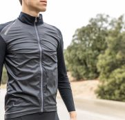 Assos Mille GTC Löwenkralle: Una chaqueta de puro gravel y altamente práctica