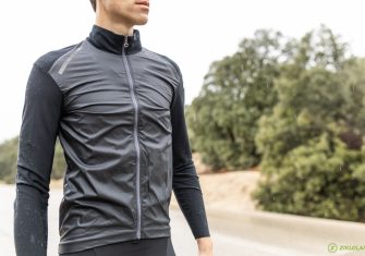 Assos Mille GTC Löwenkralle: Una chaqueta de puro gravel y altamente práctica