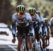 Q36.5, el nuevo equipo profesional de Douglas Ryder, luce su primer maillot