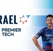 Domenico Pozzovivo firma por el equipo Israel Premier Tech