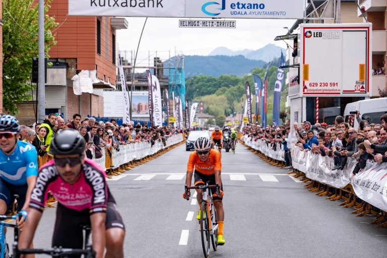 La otra cara de la victoria de Higuita en la Itzulia: el colombiano socio de la Fundación Euskadi