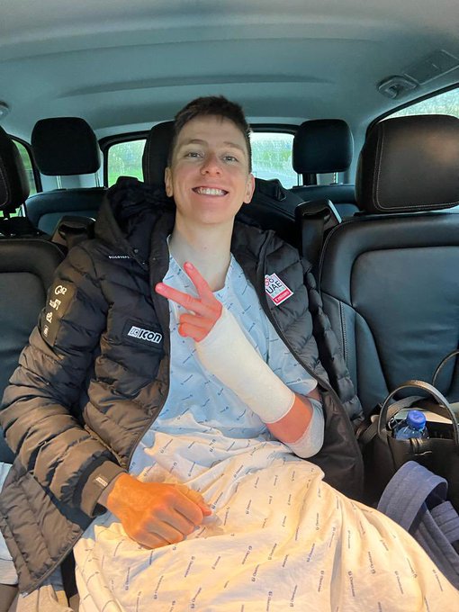 Tadej Pogacar pasa por el quirófano y ya mira hacia el Tour de Francia