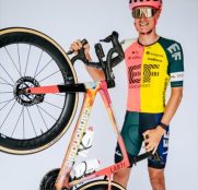 EF Education cambiará de piel para el Giro de Italia masculino y femenino