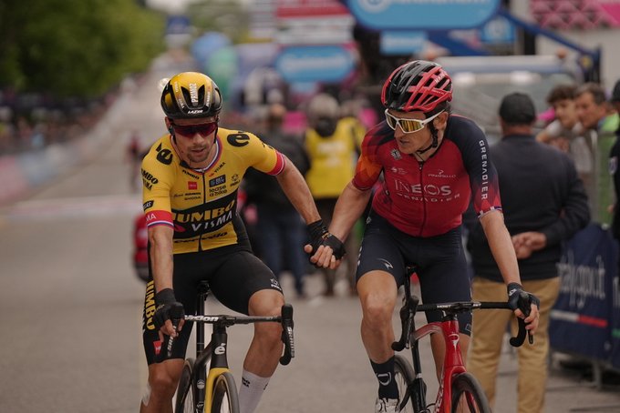 Giro de Italia: Roglic e Ineos encuentran fisuras en Evenepoel