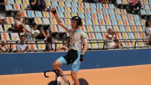 Francesc Bennassar (High Level) supera a Albert Torres (Movistar) en la eliminación del campeonato de España