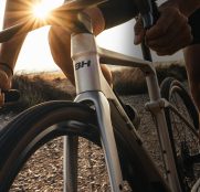 BH lanza su nueva bici de gravel de la mano de Felipe Orts