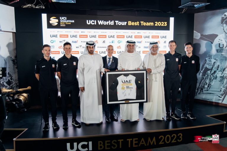 UAE Team Emirates: «Los éxitos del equipo ciclista están inspirando a todo el país»