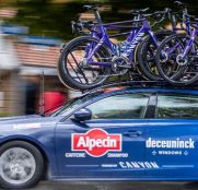Alpecin-Deceuninck confirma los siete fichajes y los treinta ciclistas de la plantilla de 2024