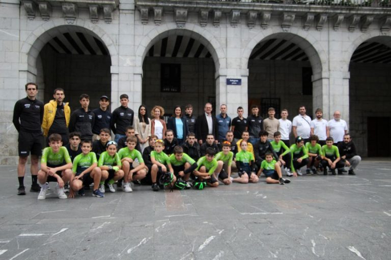 Euskaltel-Euskadi cierra su primera concentración inveral en Elgoibar