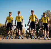 Visma-Lease a Bike presenta la nueva ropa para 2024: maillot y culotte, en la línea del viejo Jumbo