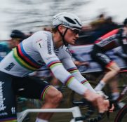 Las lecciones de Adrie van der Poel: «Mathieu nunca corrió más de 60 días al año»