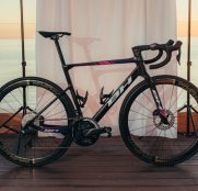 Burgos-BH presenta la nueva bicicleta y el nuevo maillot para 2024