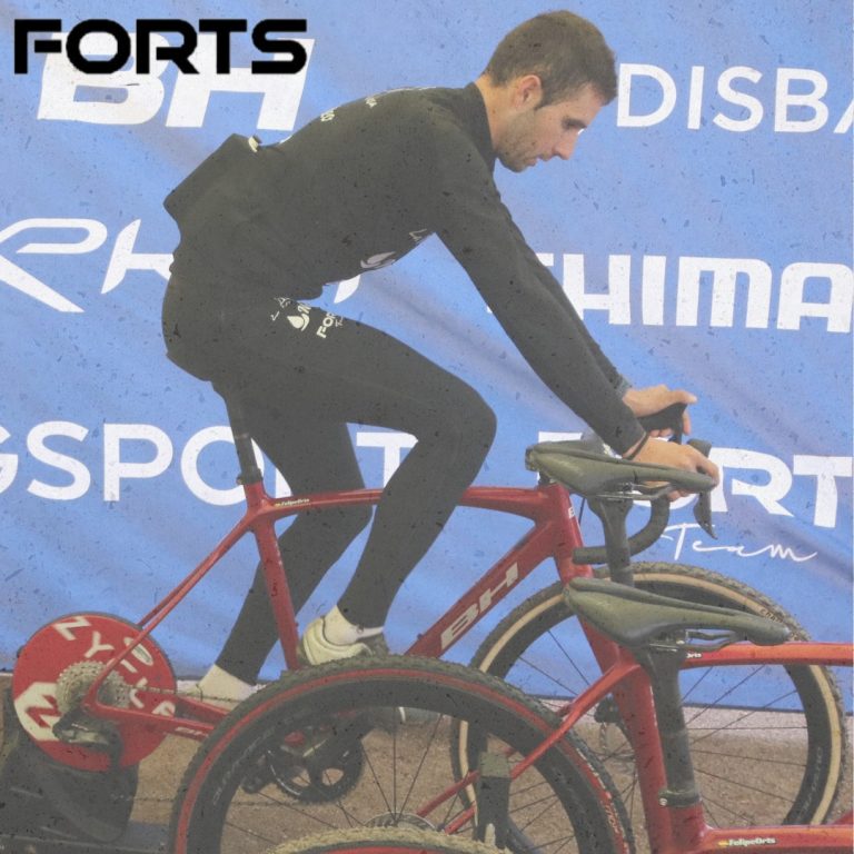 Los rodillos y la bicicleta indoor de Zycle, compañeros perfectos de viaje para Felipe Orts