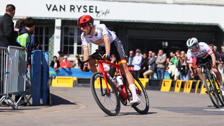 España brilla en la categoría júnior: Héctor Alvarez firma un top10 en Roubaix
