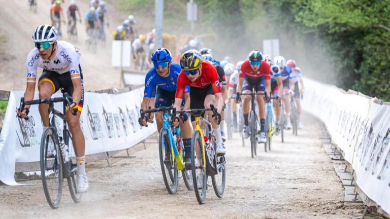 La selección española júnior masculina, a por las carreteras blancas de L’Eroica