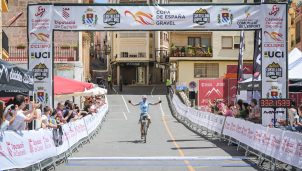 El murciano Alejandro Valverde se lleva en solitario la Castellón Gravel Race