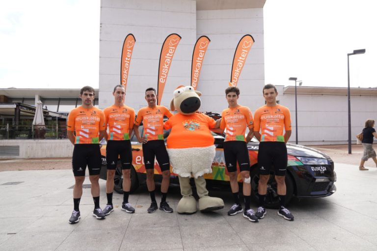 Euskaltel-Euskadi anuncia los ocho elegidos para la Vuelta de 2024 y presenta los nuevos patrocinios