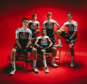 Specialized se involucra más que nunca en Red Bull-Bora y se convierte en fabricante de la ropa