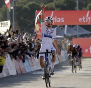 Thibau Nys triunfa en Benidorm y Felipe Orts brilla al ser sexto