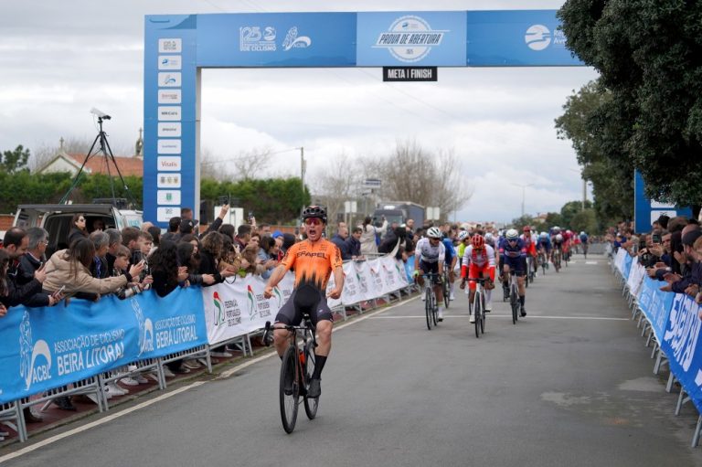 Comenzó la temporada en Portugal: ¡victoria aplastante de Santi Mesa en la Prova Abertura!