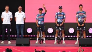 Mikel Landa sufre una dura caída y una fractura estable de una vértebra