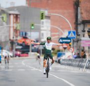 Lucas Towers se impone en solitario en las Rutas Xacobeas de la Copa de España elite
