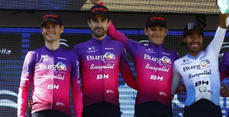 El jovencísimo Hugo de la Calle brilla con luz propia en el barrizal del Tro Bro Leon