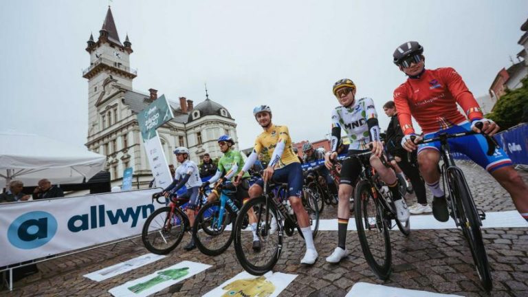 Pau Martí se presenta a la etapa reina de la Carrera de la Paz como tercero en la general