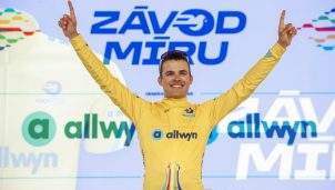 Pau Martí hace historia: ¡primera victoria española en la Carrera de la Paz!