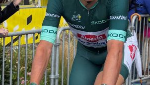 Jasper Philipsen tendrá que ser operado tras abandonar por caída en el Tour