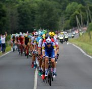 Las 5 estrellas del ciclismo a seguir en el futuro: ¿Quién podría dominar el pelotón en los próximos años?