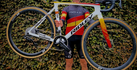 Felipe Orts finaliza la mejor temporada de su vida: ¡séptimo en el Ranking UCI!