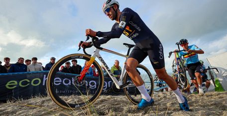 Del Grosso triunfa en el caos de Diegem y Orts acaba octavo tras sufrir una caída