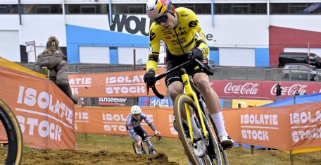 Tibor del Grosso bate a Wout van Aert y Felipe Orts también brilla
